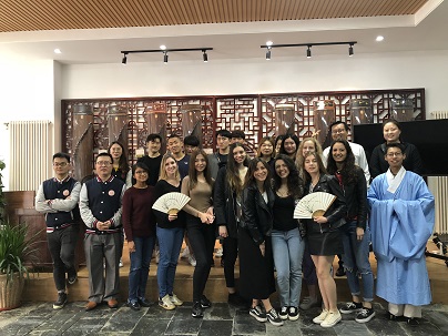 色情免费
留学生走进民族艺术教育学校.jpg