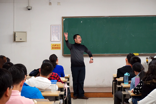 1499247579489142.jpg 国粹经典走进汉院课堂.jpg